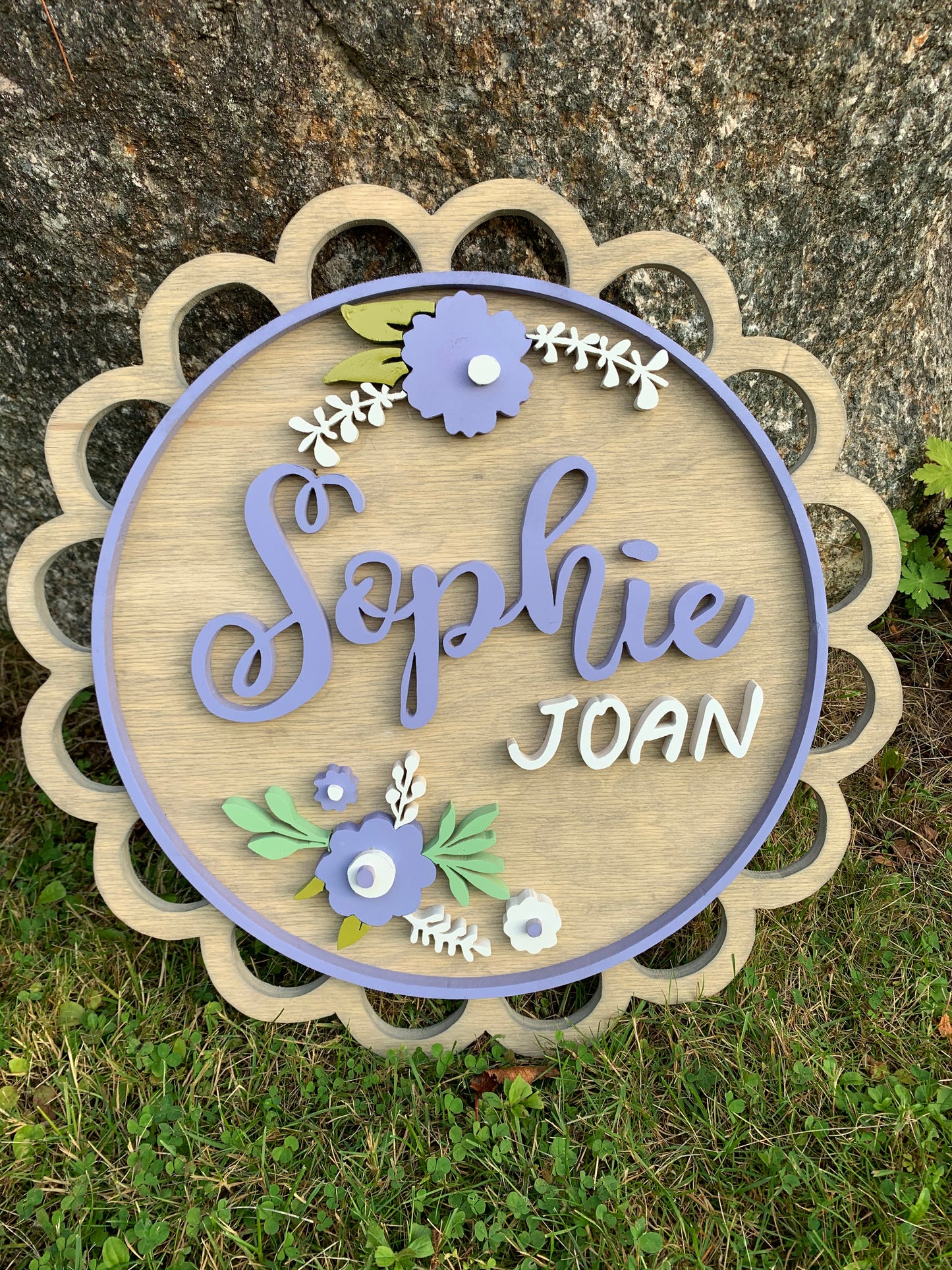 Round Nursery Name Sign with Flowers and scalloped edge with border