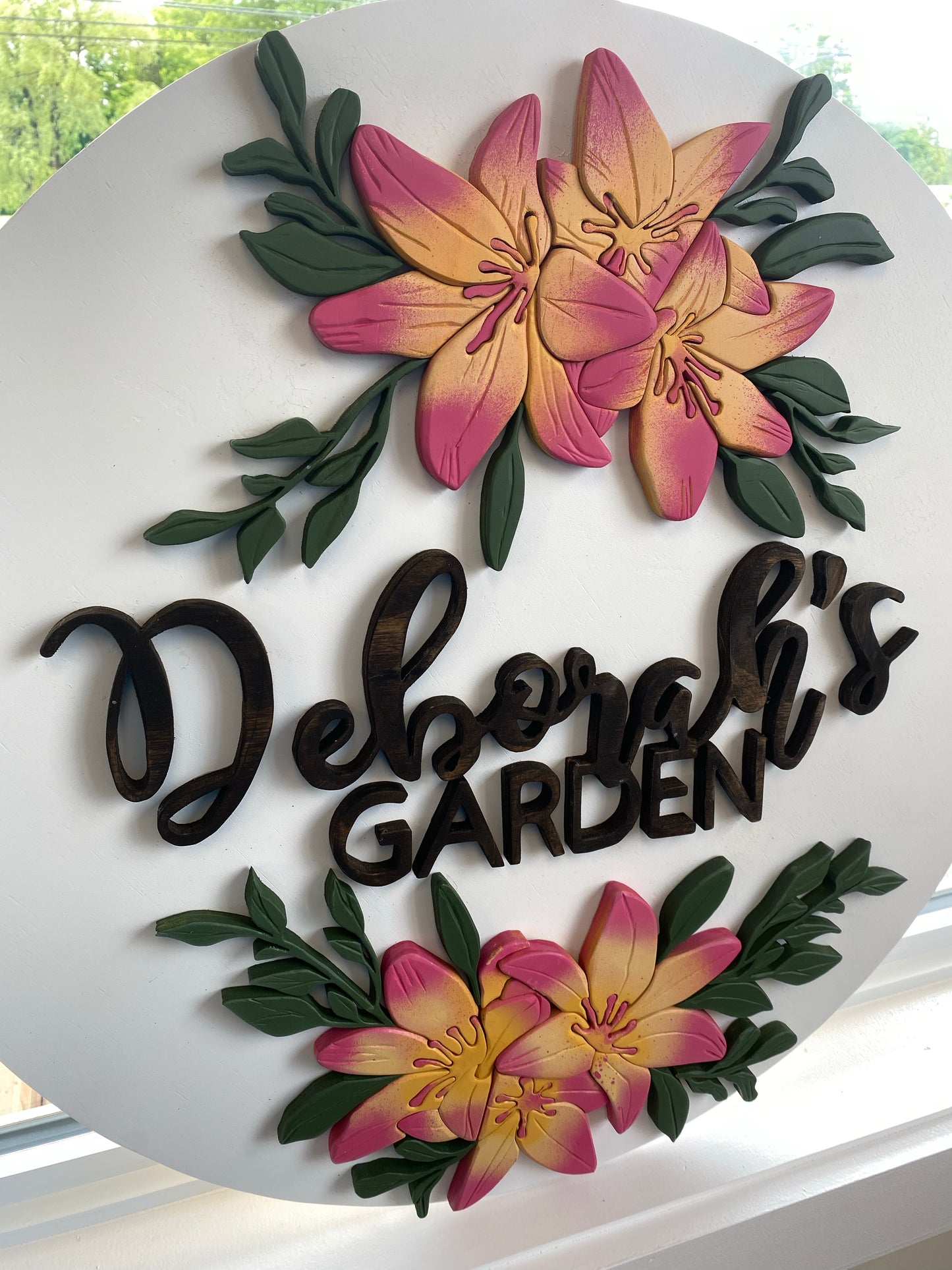 Lily Garden round nursery name sign